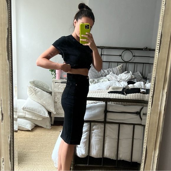 River Island Black midi skirt with slit down the middle size 8 AUS size 4 US - Picture 2 of 5